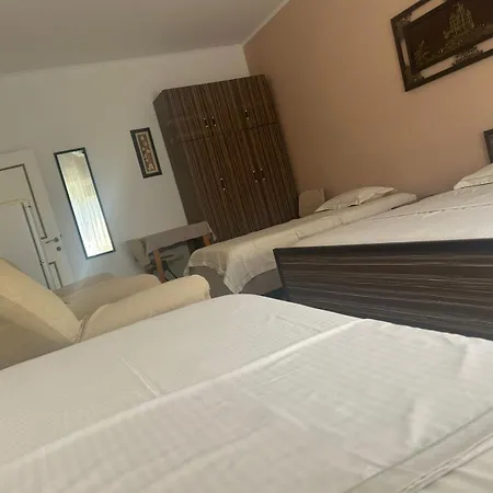 Casa de hóspedes H Hyseni Durrës