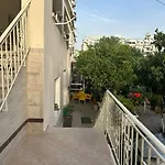 H Hyseni * Durrës